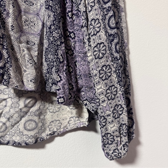 Mono B Purple White Boho Surplice Patterned Tie Up Top Women’s Size Medium - Picture 11 of 16